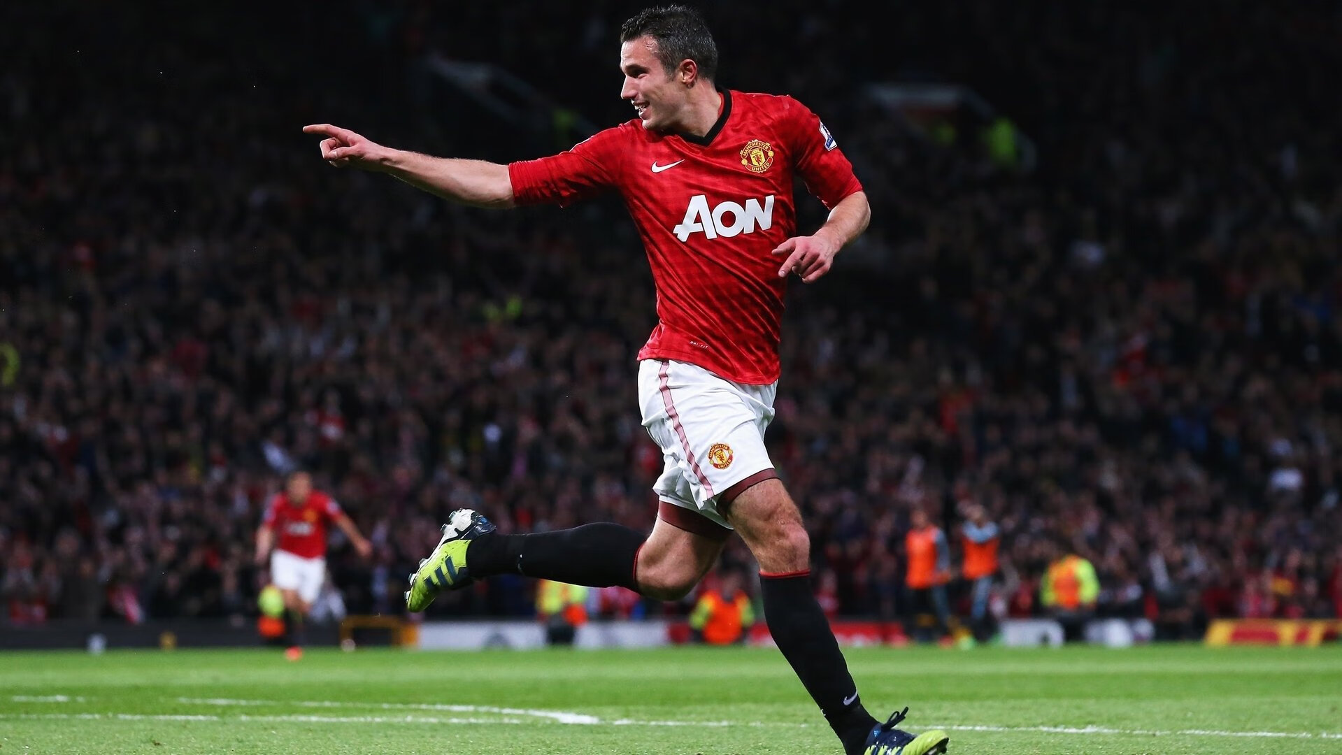 主场球迷创意应援再升级，赛场氛围震撼国际观众，球员应援口号