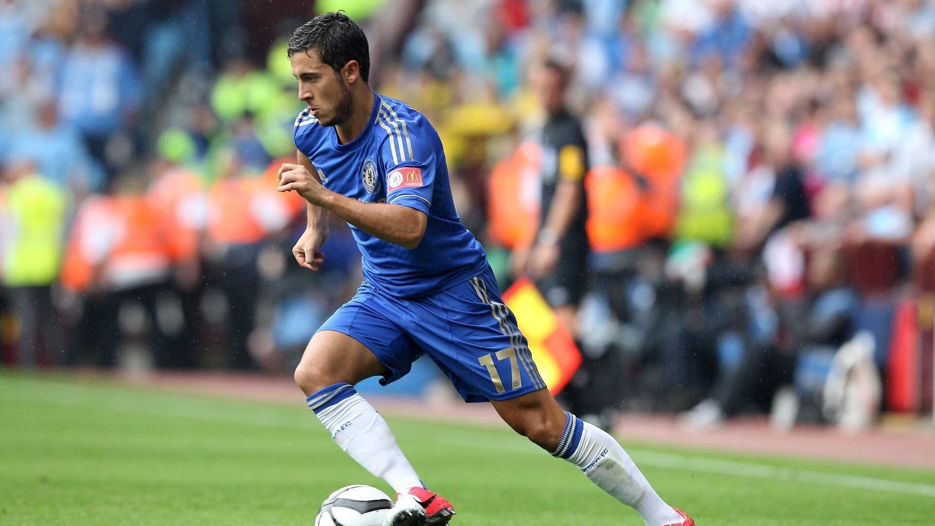 全球青少年足球比赛吸引全世界关注，推动体育普及，全国青少年足球邀请赛