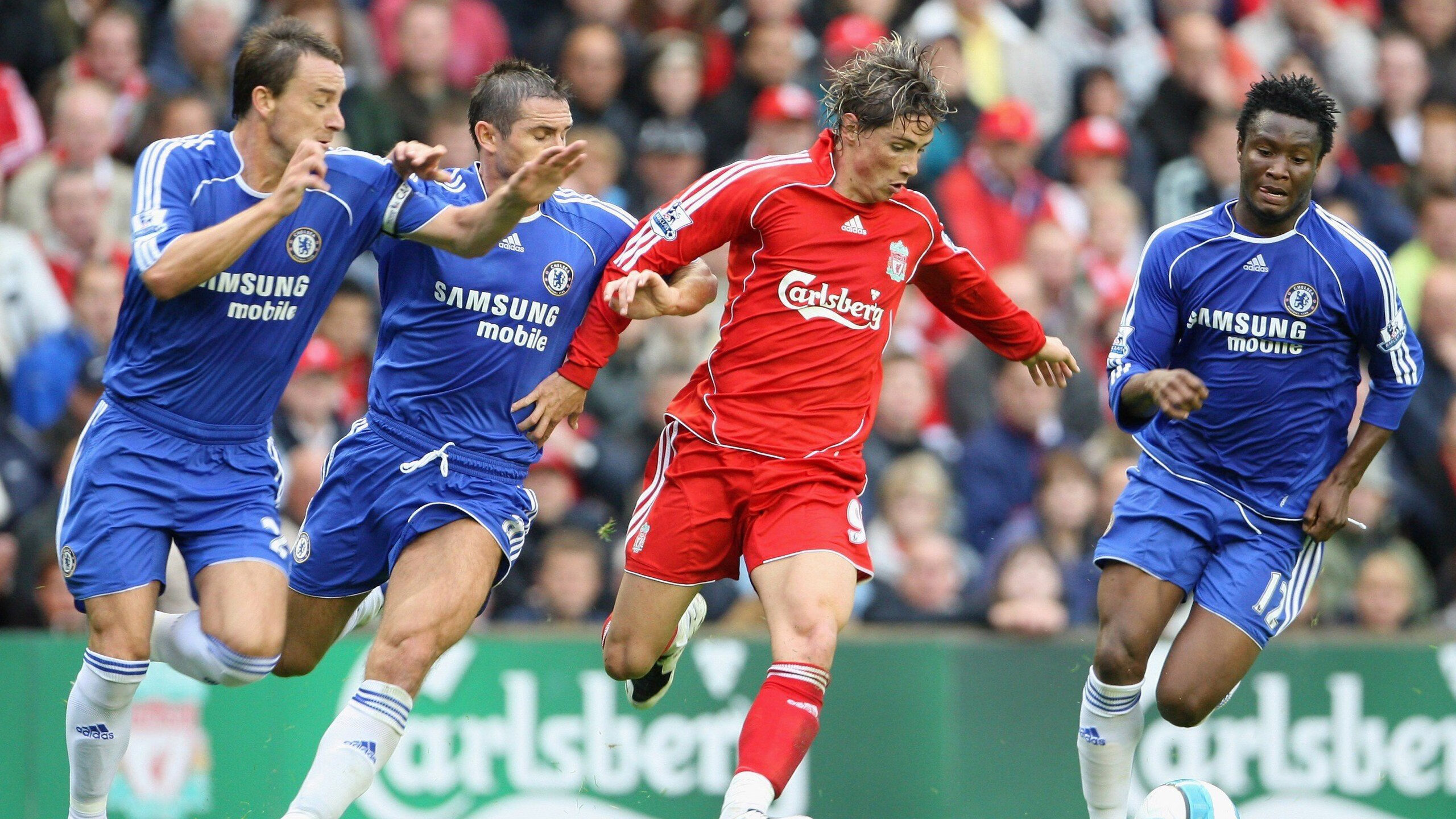 德甲现场火爆：攻守激烈，精彩迭起！，德甲榜首大战